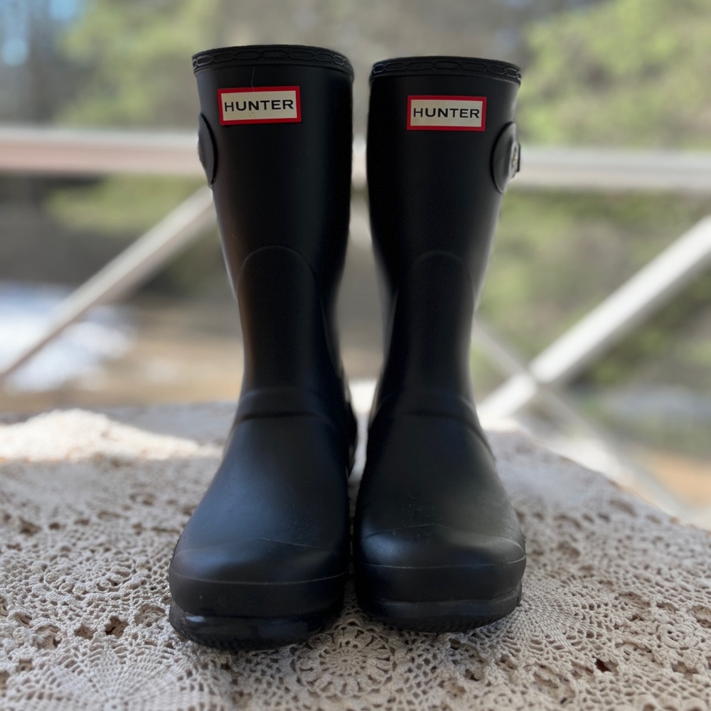 Hunter Boots Short Size 8 Matte